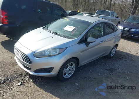 2014 Ford Fiesta Se z USA, uszkodzony, nr VIN 3FADP4BJ7EM139319